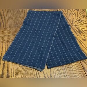 Gap Merino wool gray tan scarf